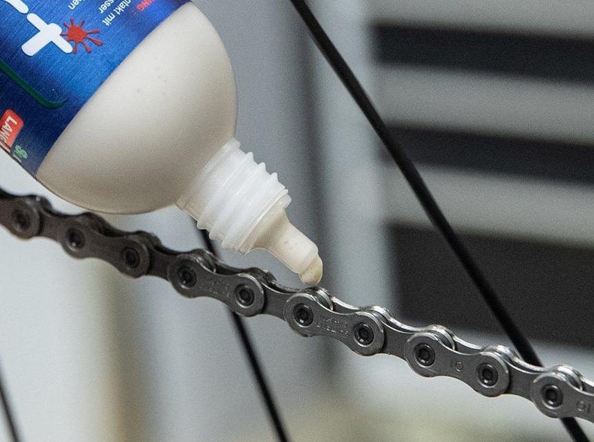 How to Remove Rust From a Bike Chain