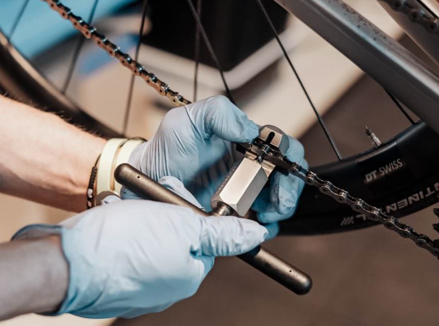 How to Shorten a Bike Chain with and without a Chain Breaker