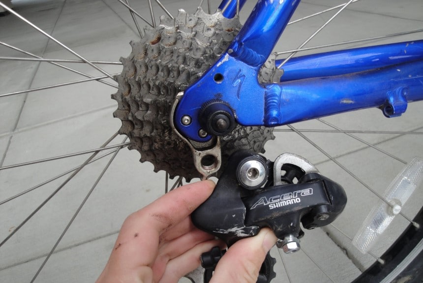 How to Install a Rear Derailleur and Remove the Old One