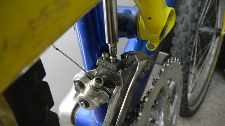 How to Install a Front Derailleur in 3 Steps and Adjust It