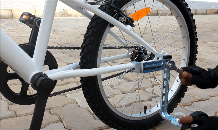 How to Put Training Wheels on a Bike: How Should They Fit?