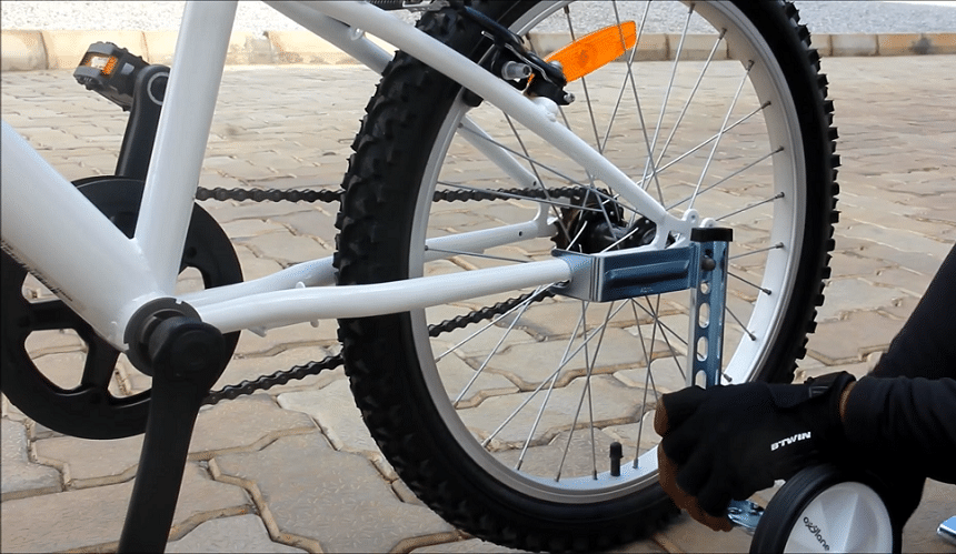 How to Put Training Wheels on a Bike: How Should They Fit?