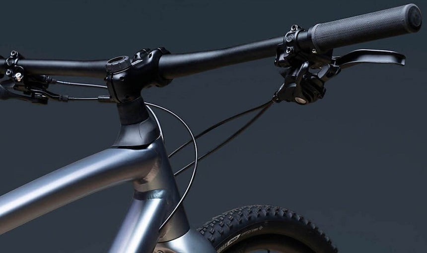 Flat Bar Vs. Drop Bar: Features, Pros and Cons