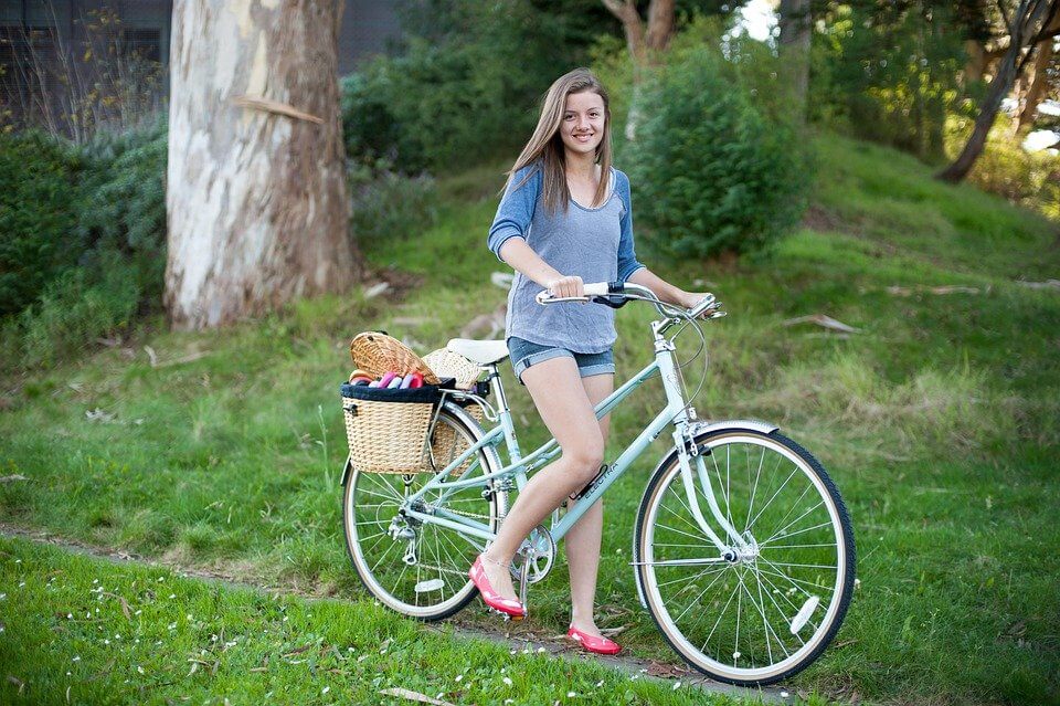 7 Best Bikes for Short Female – Feel Comfortable on Ride!