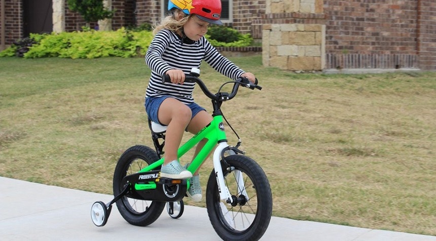 8 Best 14-Inch Bikes – Start Riding with Your Kid Right Now! (Spring 2022)