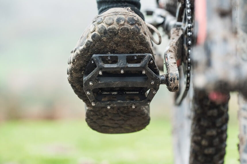 10 Best Flat Pedals for Road Bike: Versatile and Comfortable!