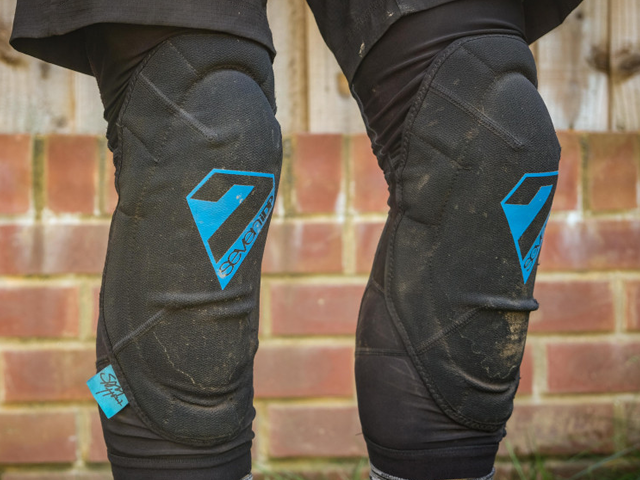 7iDP Sam Hill Knee Pads Review (2023)