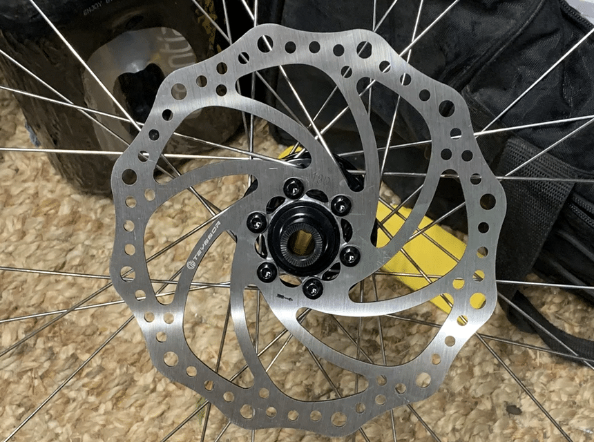 Centerlock vs 6 Bolt Rotors: Side-by-Side Comparison