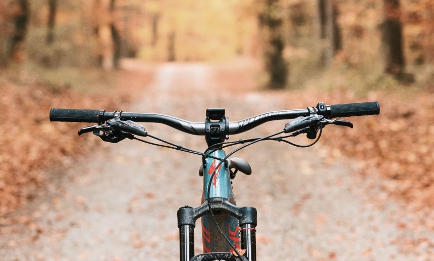 How Are Handlebars' Width and Diameter Measured?