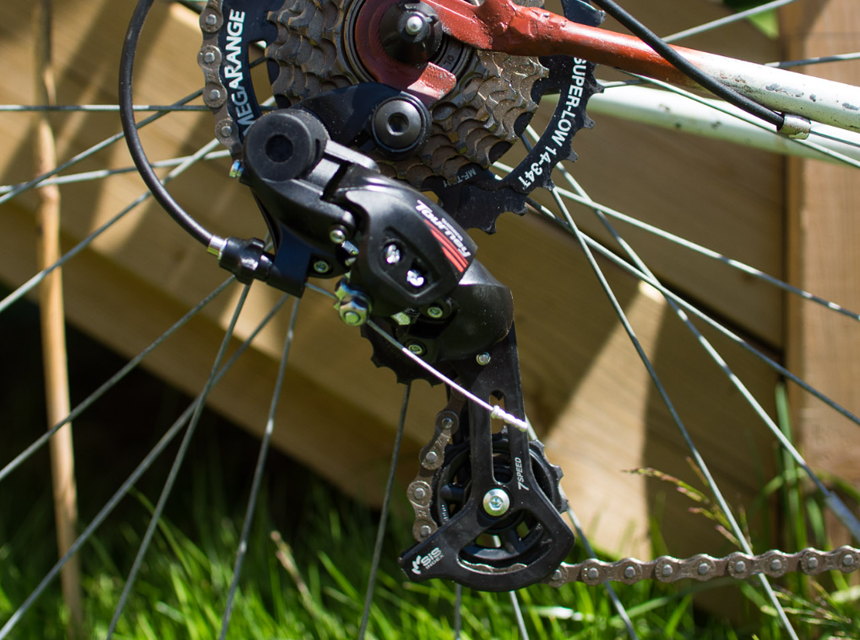 Shimano Altus vs Tourney: Which Groupset Should You Go With?